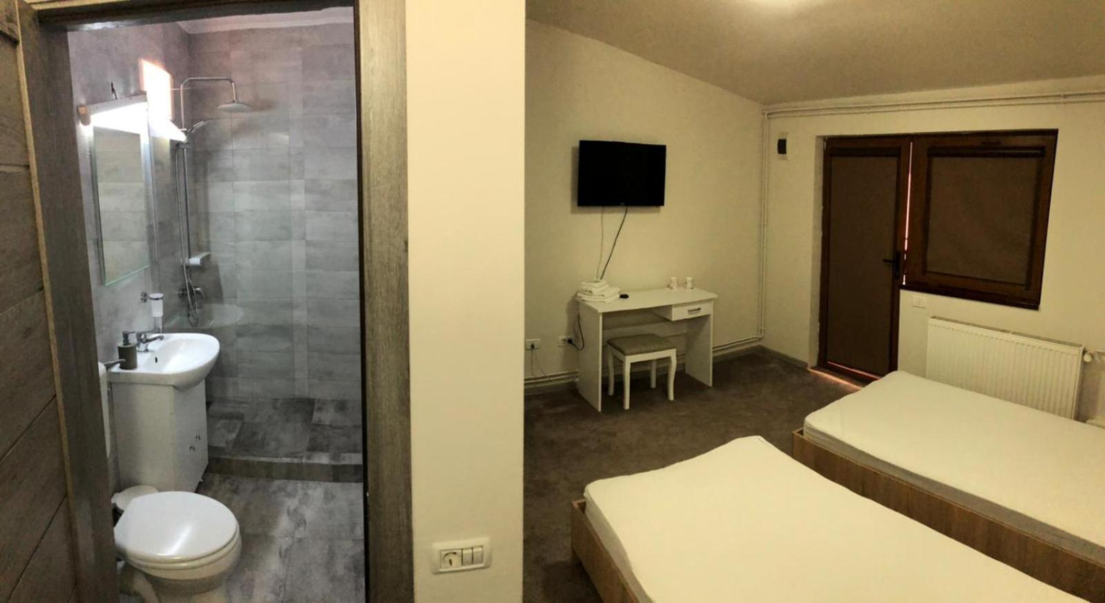 Hotel Cosmin Arad Esterno foto