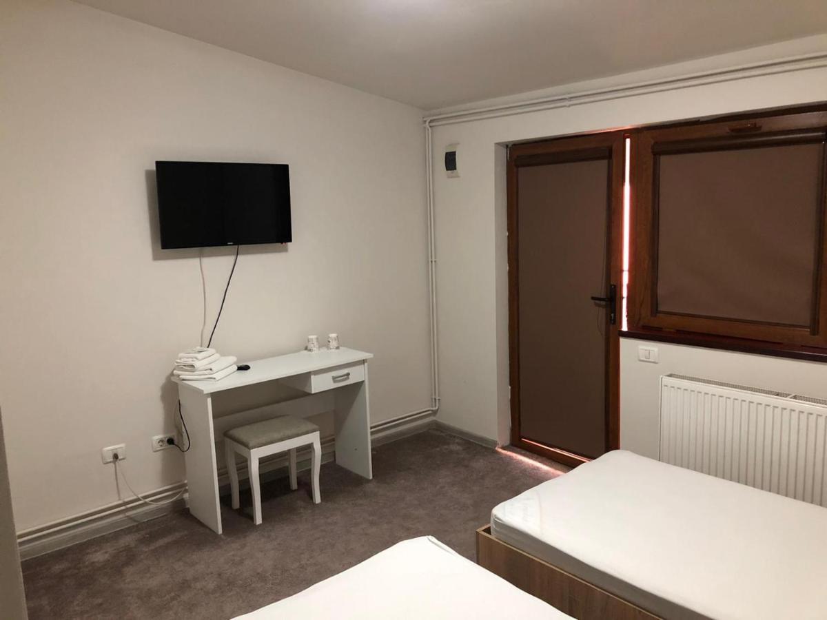 Hotel Cosmin Arad Esterno foto