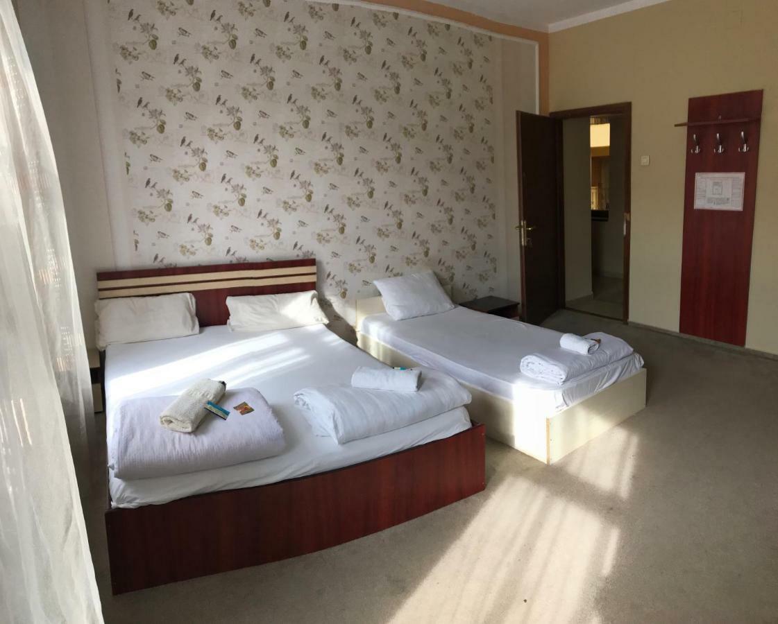 Hotel Cosmin Arad Esterno foto