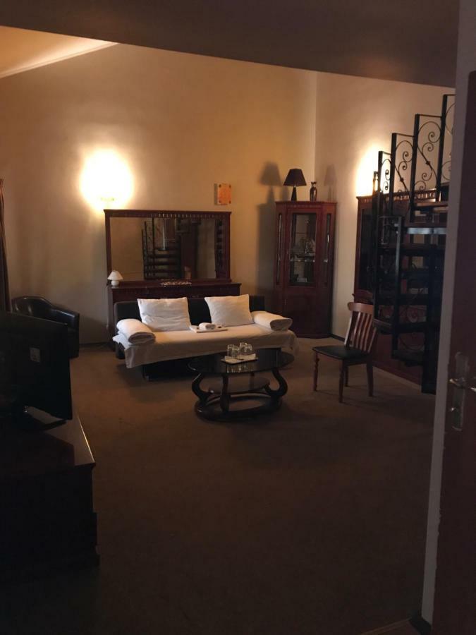 Hotel Cosmin Arad Esterno foto