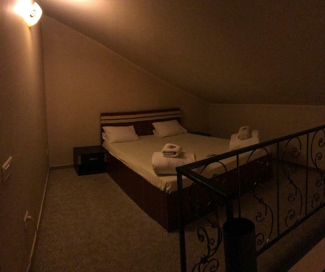 Hotel Cosmin Arad Esterno foto