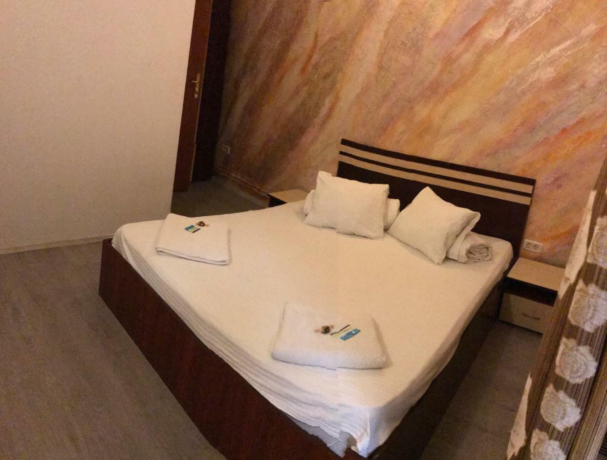 Hotel Cosmin Arad Esterno foto