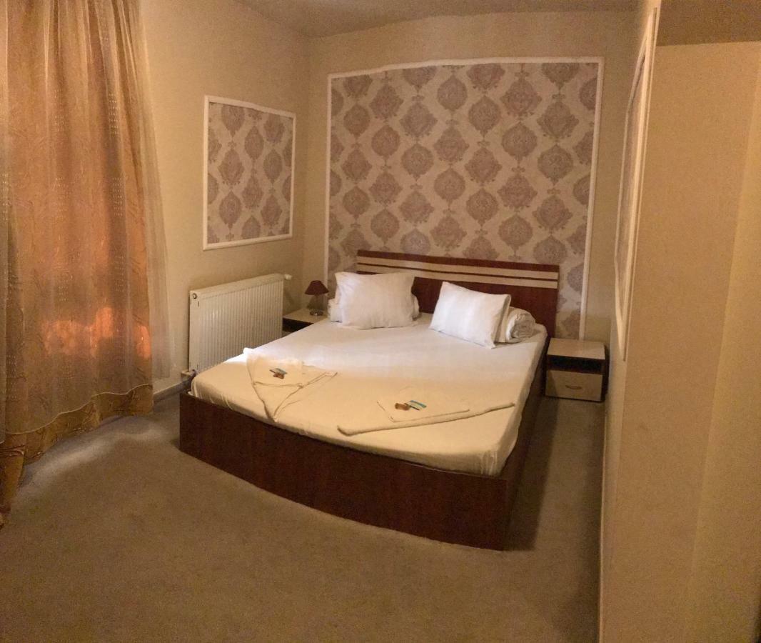 Hotel Cosmin Arad Esterno foto