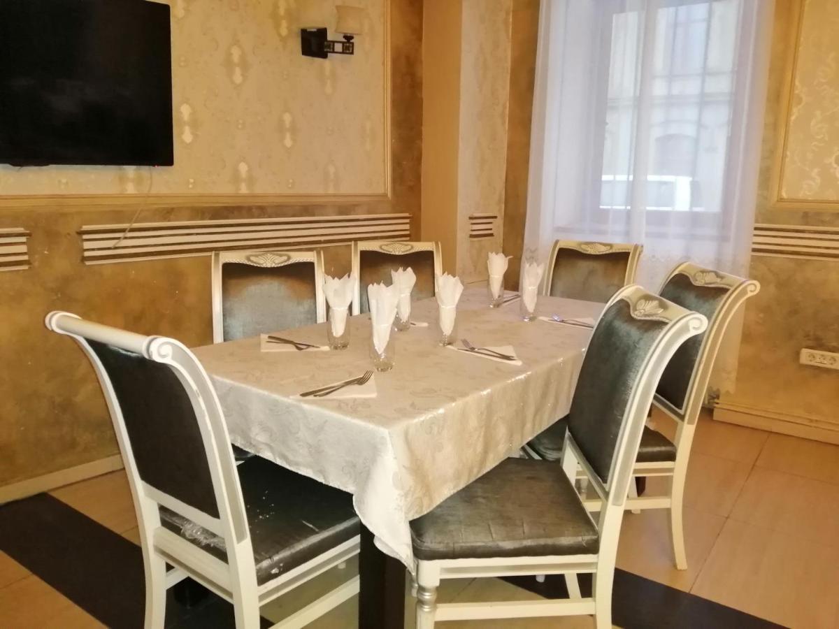 Hotel Cosmin Arad Esterno foto
